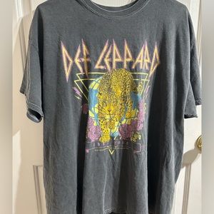 Def leapord oversized tee